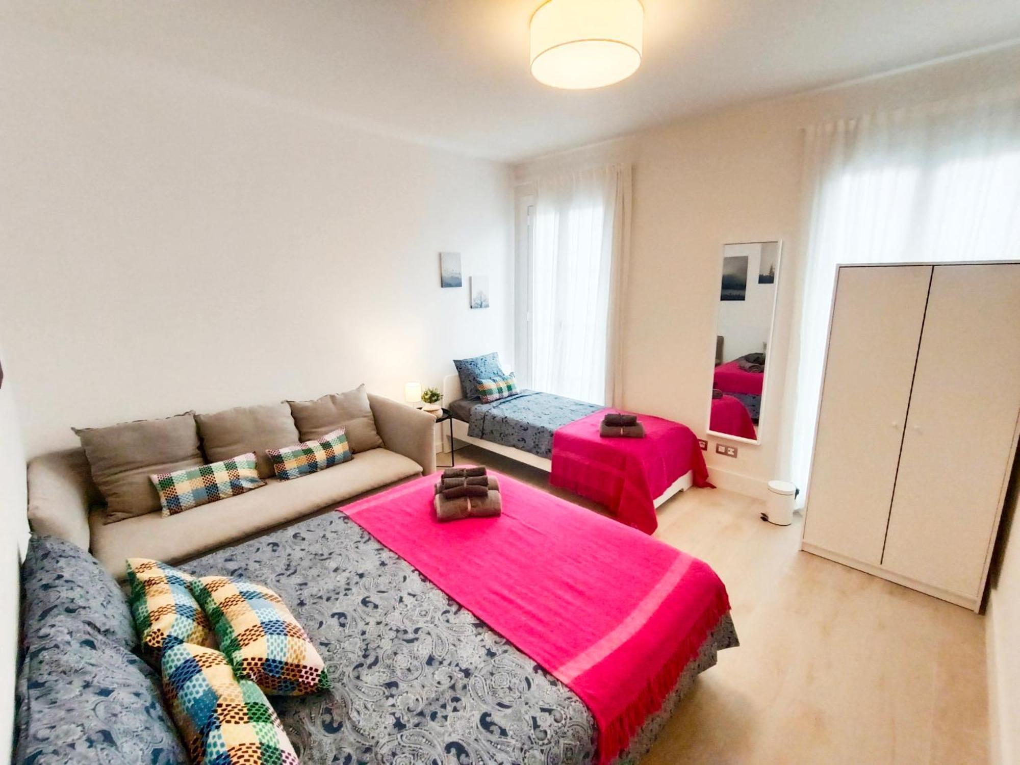 Oasis Rooms Barcelona - By Ronda Universidad Εξωτερικό φωτογραφία